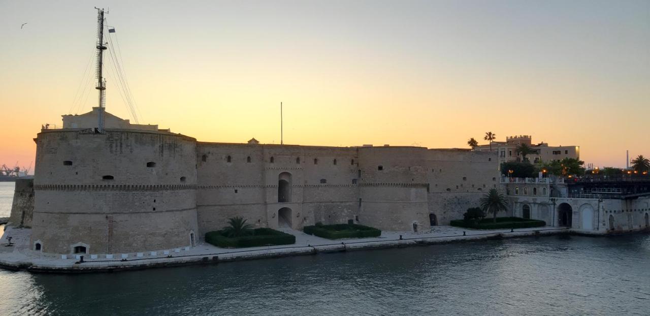 Berardi House Apartment Taranto Bagian luar foto
