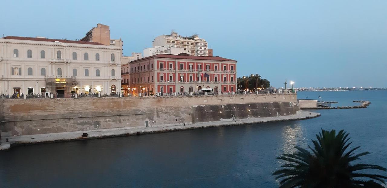Berardi House Apartment Taranto Bagian luar foto